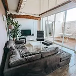 Maison Avec Cour Et Parking Clos *