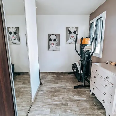 Maison Avec Cour Et Parking Clos *