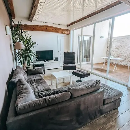 Maison Avec Cour Et Parking Clos *